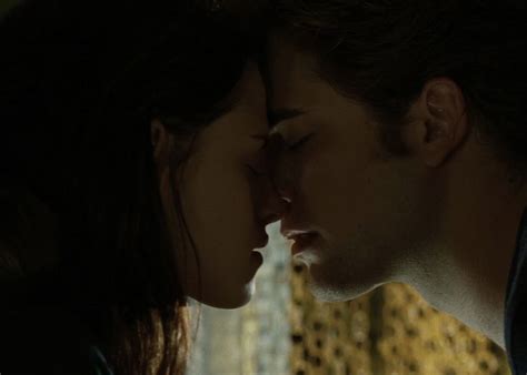 Pin By Kristens Babe On Twilight Screencaps Twilight Couple Photos Scenes