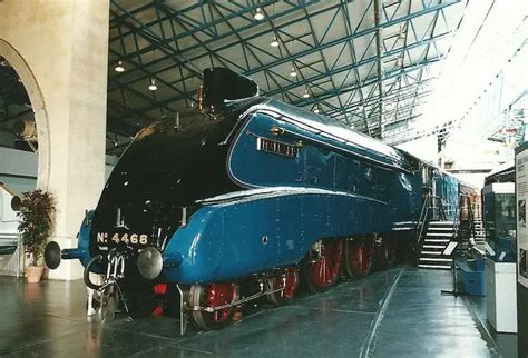 LNER Class A4 4468 "Mallard" | Worldwide Rails