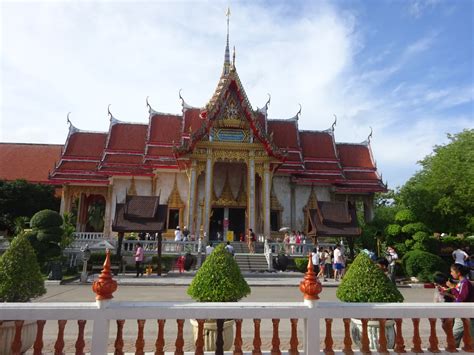 Kemilau Wat Chalong Kuil Terbesar Di Phuket Thailand