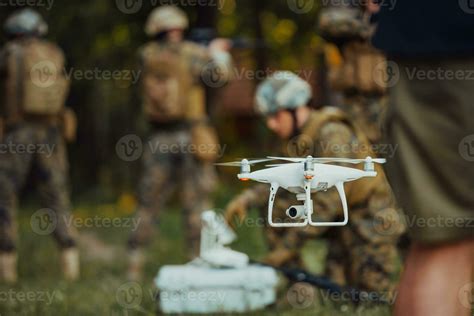 Modern Warfare Soldiers Squad Are Using Drone For Scouting And