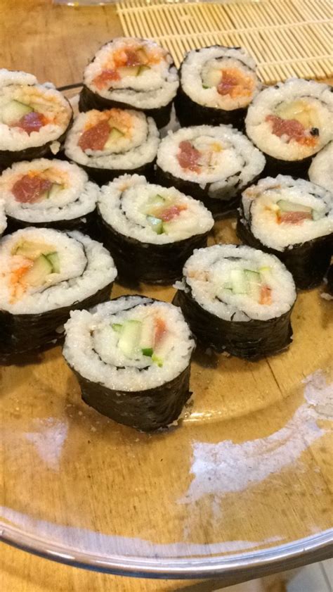 Tuna Cucumber Sriracha Homemade Sushi Ttdd Food Homemade Sushi Sushi