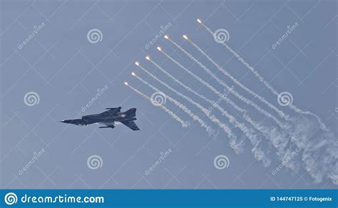 F16 Fighter Jet Ejects Flares Editorial Image - Image of nato, flares: 144747125