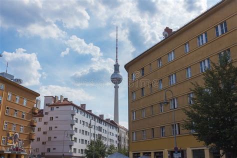 Beeld Van De Tv Toren Fernsehturm In De Gebouwen Van Berlijn