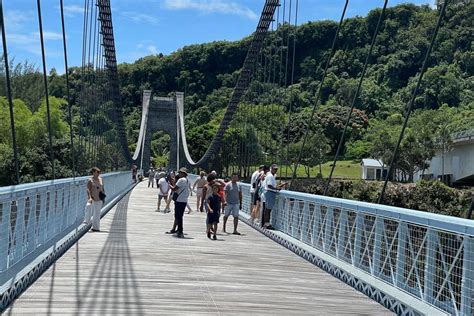 Le Pont Suspendu De La Rivi Re De L Est A Retrouv Ses Promeneurs Ravis