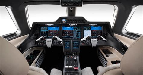 Jet Insiders | Phenom 300 Cockpit