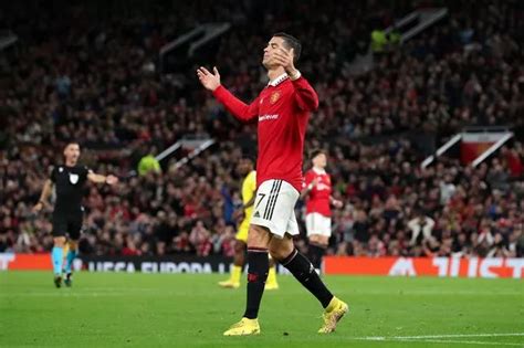 Man Utd Fans Say Good Riddance After Cristiano Ronaldos Contract Is