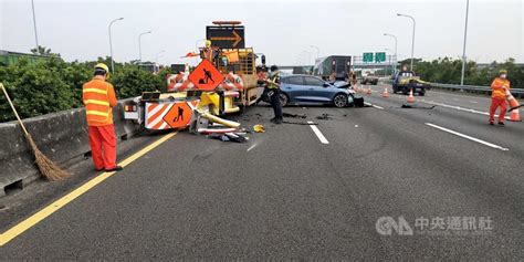 國道多起車禍 疑未注意車前狀況肇事或追撞 社會 中央社 Cna