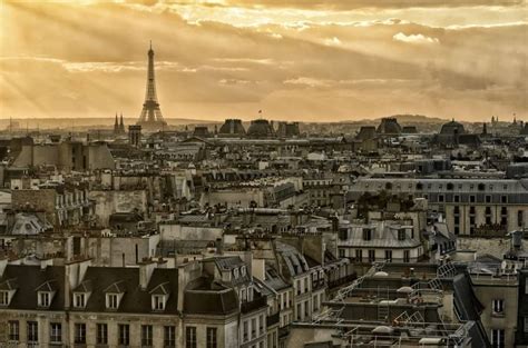 La Torre Eiffel Diseñada Por Maurice Koechlin Y Émile Nouguier Y