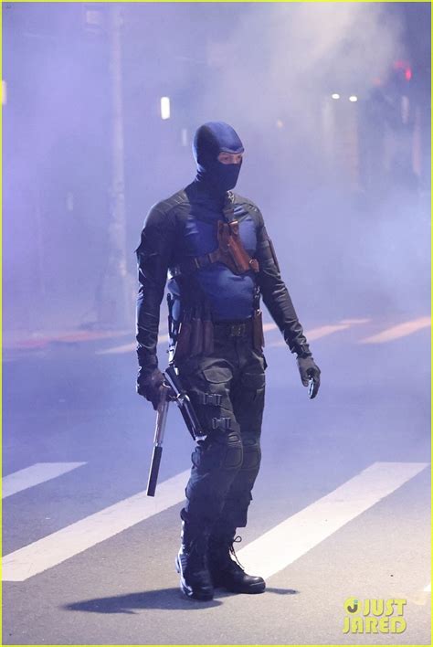 Charlie Cox Films More 'Daredevil' Scenes, Stunt Actors Spotted Shooting a Fight Sequence: Photo ...