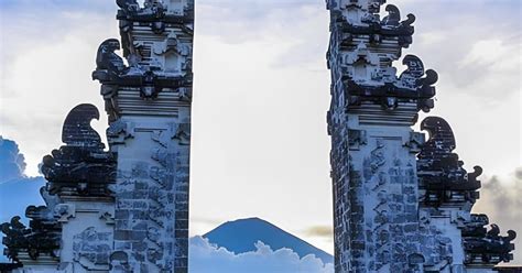 Himmelstor Lempuyang Tempel Tirta Gangga Und Jungfrauenstrand