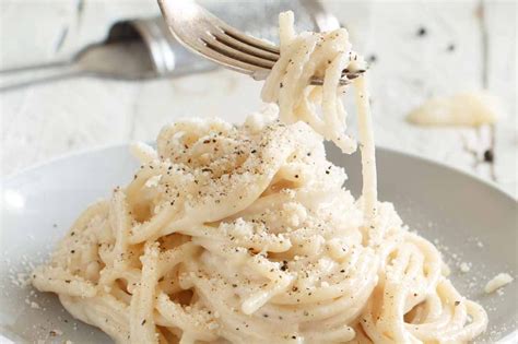 Spaghetti Cacio E Pepe Ricetta Della Cacio E Pepe Romana Fidelity Cucina