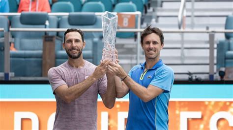 Festeja el tenis mexicano Santiago González se proclama campeón de