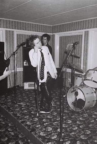 Sex Pistols Playing In Halmstad Sweden In 1977 9GAG