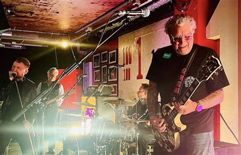 Sex Pistols Realiza Show Secreto Em Londres Ligado M Sica