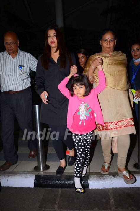 Aishwarya Rai Bachchan With Aaradhya Bachchan Spotted At Airport Media