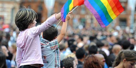 In Italia Mila Bambini Hanno Genitori Gay Ofcs Report