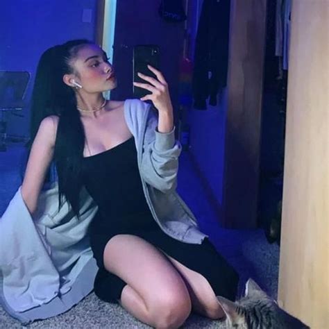 Hot Girl Gen Z Khoe V Ng Ph N C M Netizen C N L I B O Ki N Th C