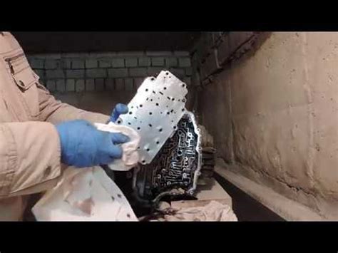 Снятие поддона и электронного блока управления АКПП 6T40 - YouTube