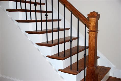 Plain Bar And Single Knuckle Iron Balusters Railing Design Wood