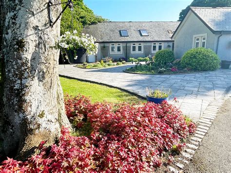 Luzon Avenue: Location, Development, and Local Area Information 14