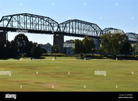 Walnut Street Bridge in Chattanooga, Tennessee Stock Photo - Alamy