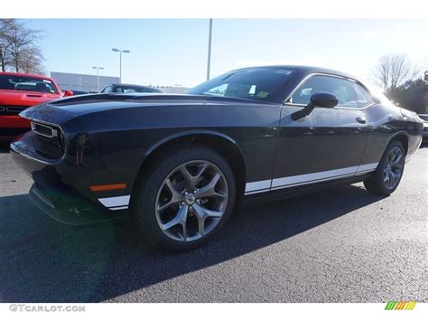 2017 Maximum Steel Metallic Dodge Challenger SXT 118061125 GTCarLot