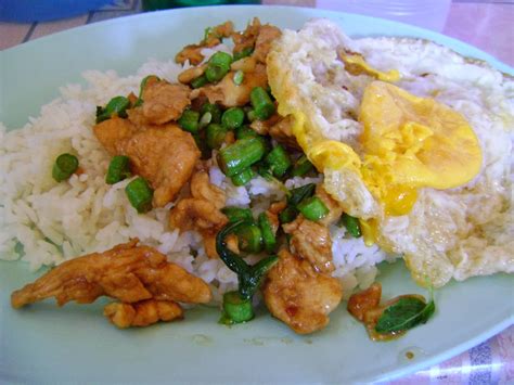 What's For School Lunch?: Thailand School Lunch White Rice, Chicken, Egg and Green Beans