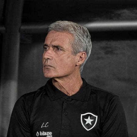 Botafogo Luís Castro planeja revezamento no Carioca