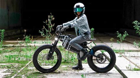 BMW Electric Two Wheeler Concept Combining Bicycle And Motorbike