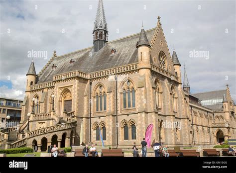 Mcmanus museum dundee hi-res stock photography and images - Alamy