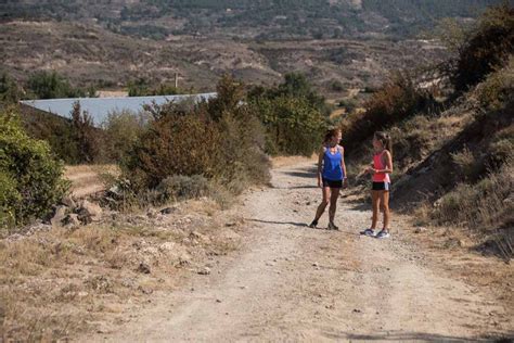 Fotos De Las Atletas Lorena Plano Y Presen Puyal En Lobera D Onsella En