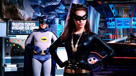 A A Os De Su Estreno As Luce Julie Newmar La Primera Gat Bela En