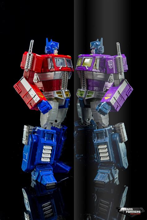 Official Images Of Masterpiece Shattered Glass Optimus Prime