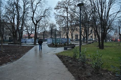 Haos în parcul betonat de Boc în spatele Teatrului în ziua