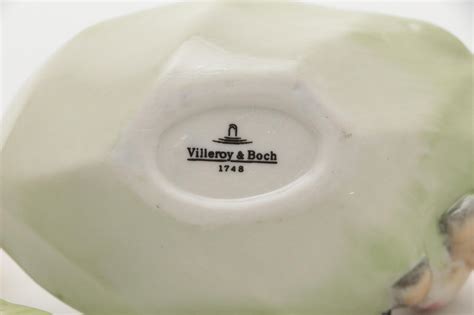 Villeroy And Boch Ceramic Leaf Bowls And Spring Ornament Ebth