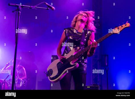 The Subways Singer Hi Res Stock Photography And Images Alamy