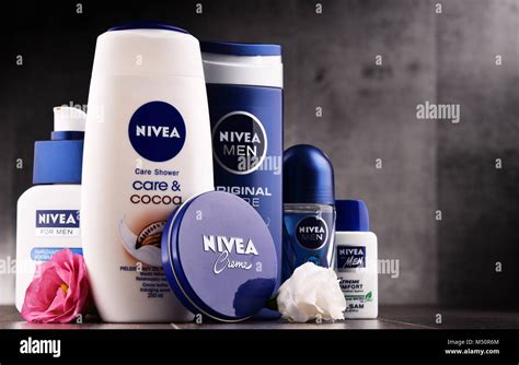 Nivea Creme Hi Res Stock Photography And Images Alamy