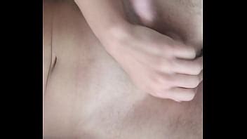 Punheta no sofá XVIDEOS