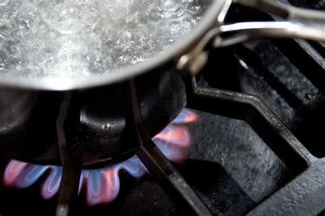 How To Boil Water On Gas Stove