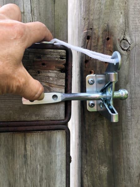 4 Tips For Installing A Self Locking Gate Latch The Art Of Doing Stuff