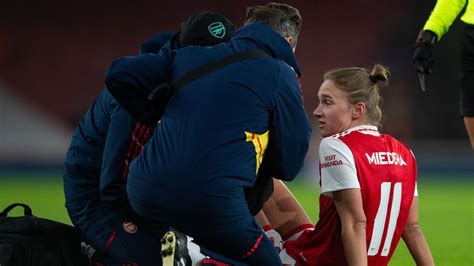 Arsenal very concerned over Vivianne Miedema injury - ESPN