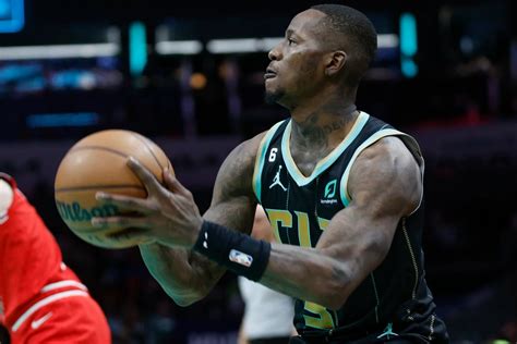 Con Ayuda De Rozier Y Plumlee Hornets Vencen 111 96 A Bulls Infobae