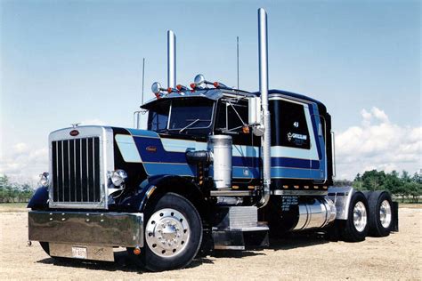 Exploring the Technical Details, Interior, and History of the Peterbilt 359 - American Truck Fans