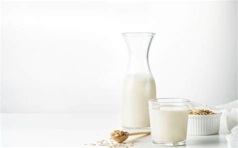 Oat Milk Benefits for Skin: Nourish & Hydrate | The Derm Spot