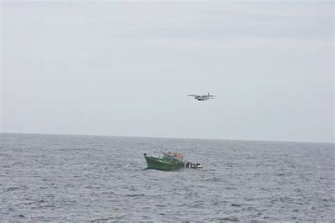 Indian Coast Guard Rescues Stranded Indian Fishing Boat With 11 People