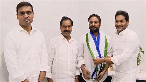 Former Indian Cricketer Ambati Rayudu Joins Jagan Mohan Reddy S Ysr