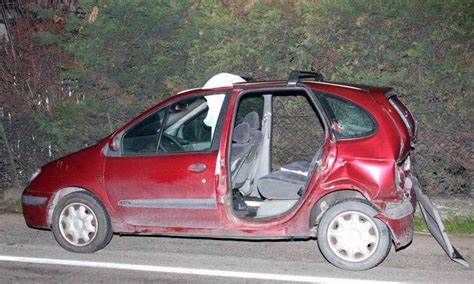 Auto Tamponata Da Furgone Feriti Gazzetta Di Reggio