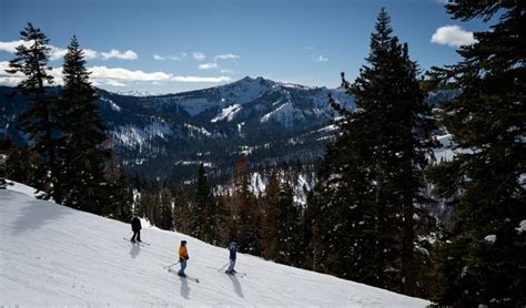 The 10 Best Lake Tahoe Ski Resorts - PureWow