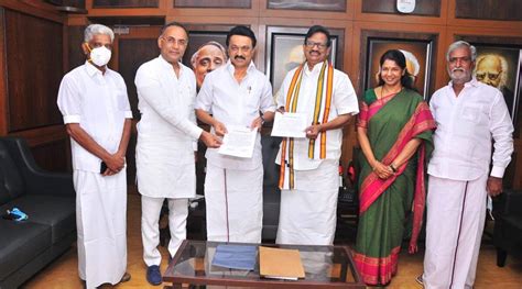 Tamil Nadu elections: DMK offers 25 seats to Congress - Mumbai ...