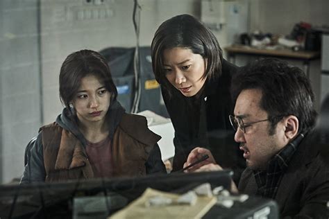 Ashfall Picture Movie 2019 백두산 Hancinema